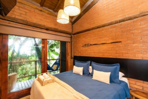 Lótus Loft 01: Refúgio em Meio à Natureza na Praia do Felix, Internet 100mbps + Smart Tv, Cozinha Completa e Churrasqueira a 500 metros da praia.